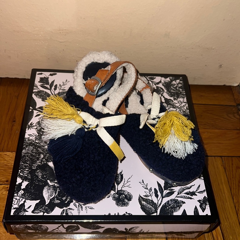 *Pre-loved 🎀Zara Clogs